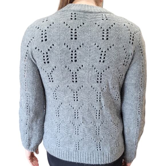 GAP Gray Eyelet Knit Sweater M Mock Neck Textured Soft Fuzzy Minimalist Quietlux - Picture 4 of 9